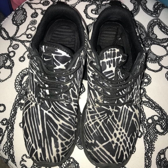 Nike Roshe - Picture 4 of 4